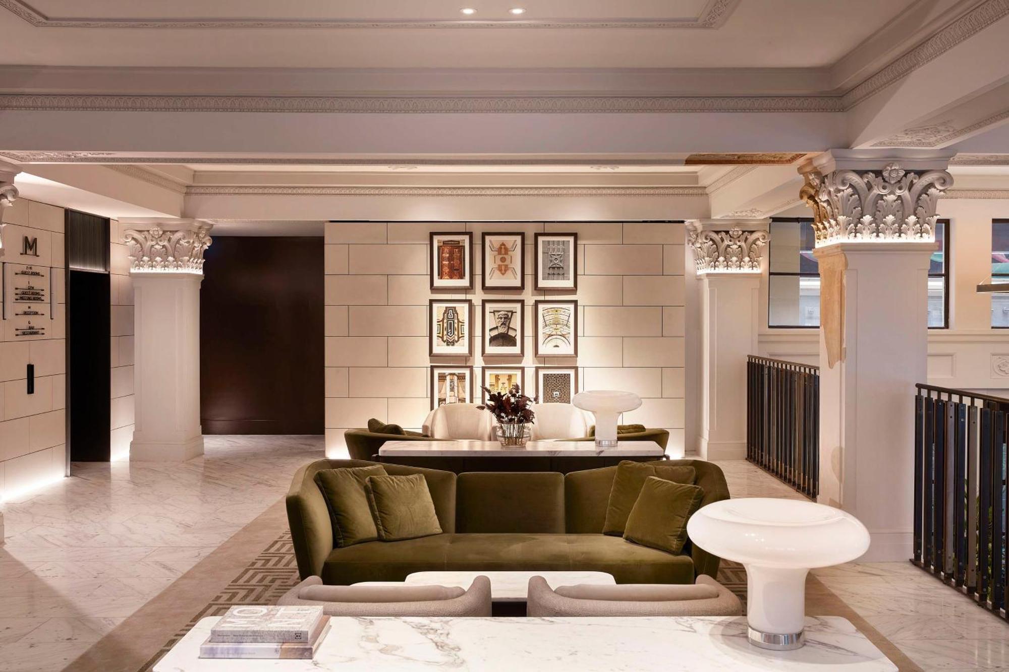 Hilton Melbourne Little Queen Street Экстерьер фото The lobby of the hotel